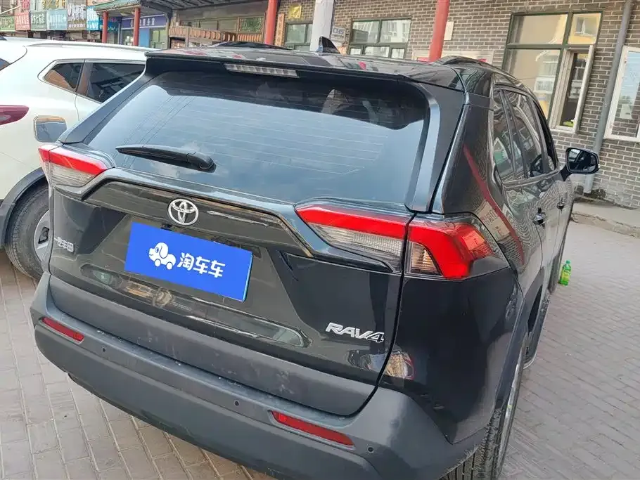Toyota RAV4 2025 из CN, фото 4