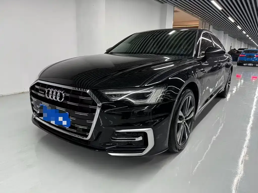 Audi A6L — фото 1