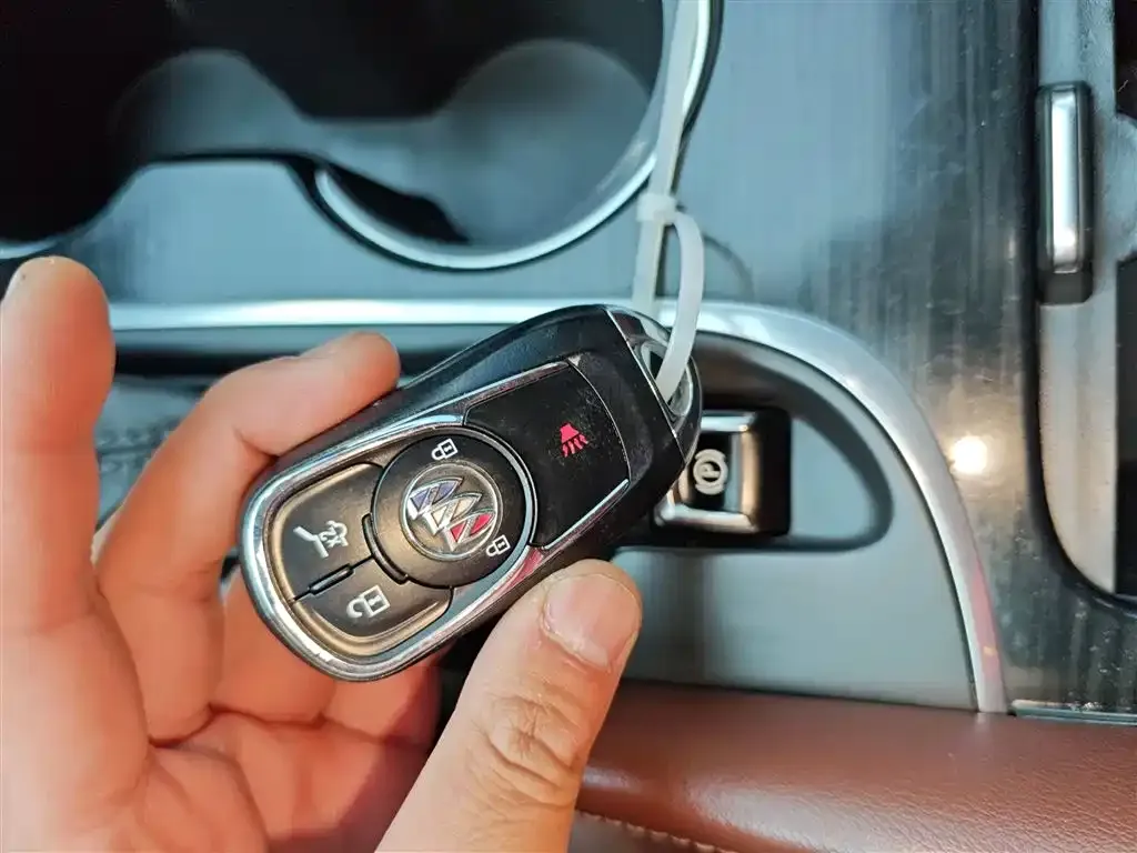 Buick Envision Plus 2021 из CN, фото 2