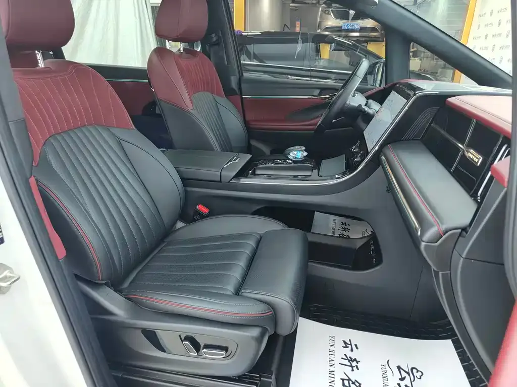 GAC Motor Trumpchi M8 — фото 7
