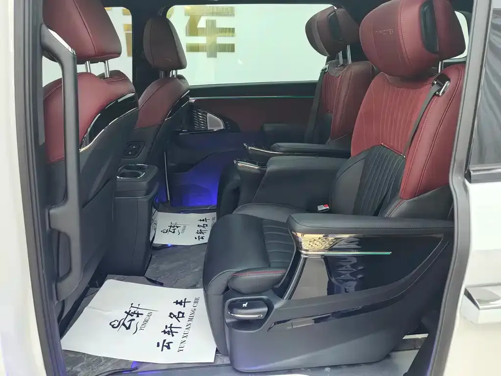 GAC Motor Trumpchi M8 — фото 9