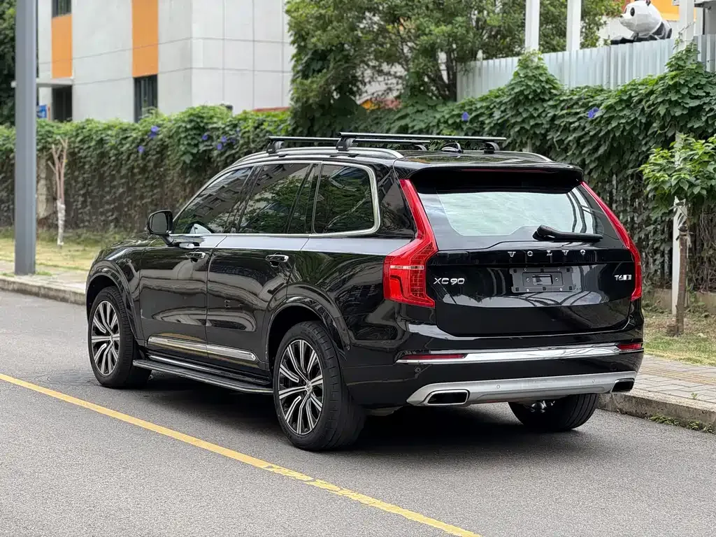 Volvo XC90 — фото 10