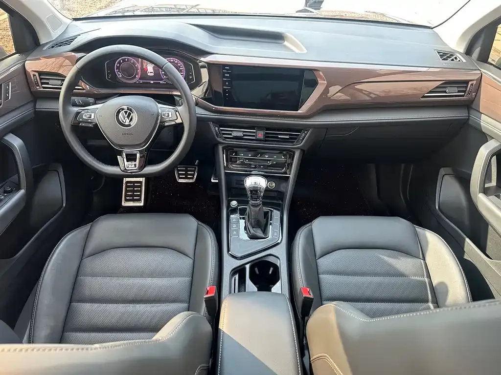 Volkswagen Tharu — фото 2