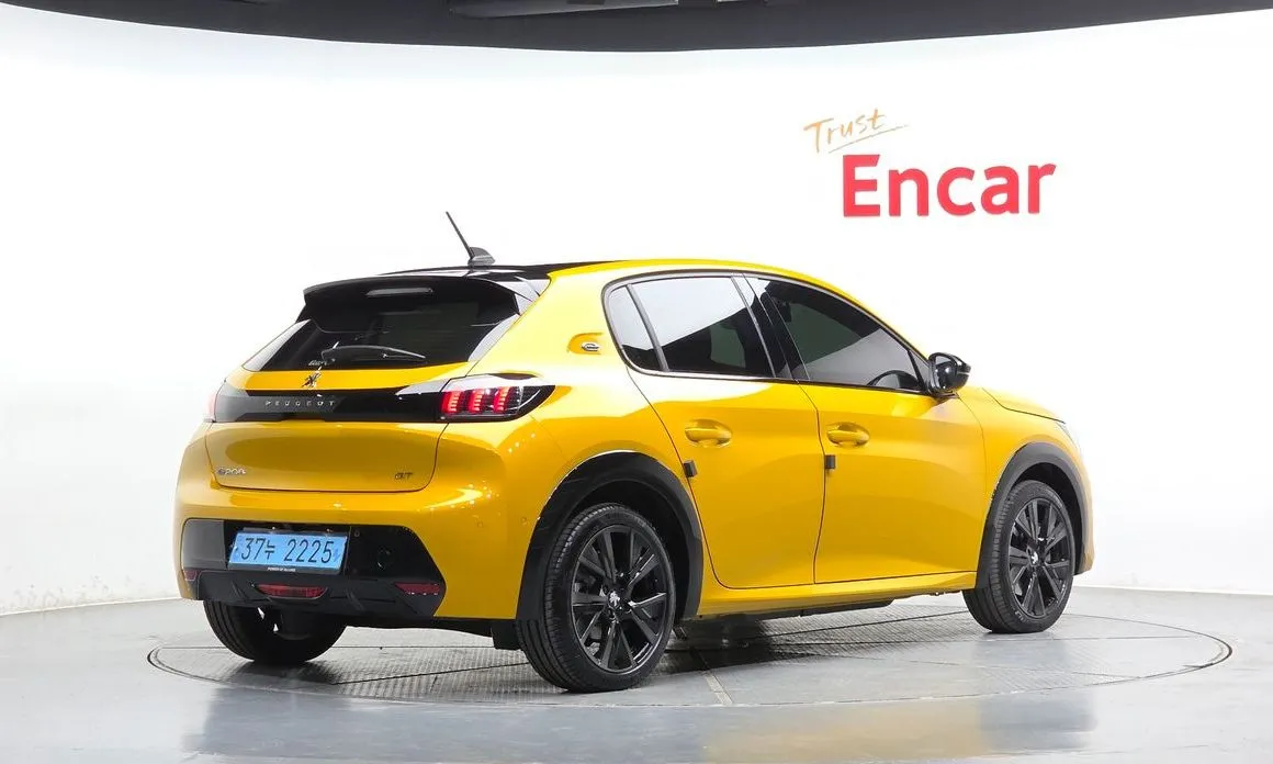 Peugeot 208 2023 из KR, фото 8
