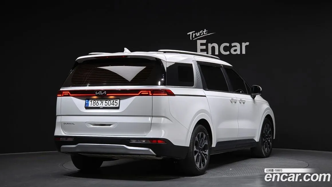 Kia Carnival — фото 2