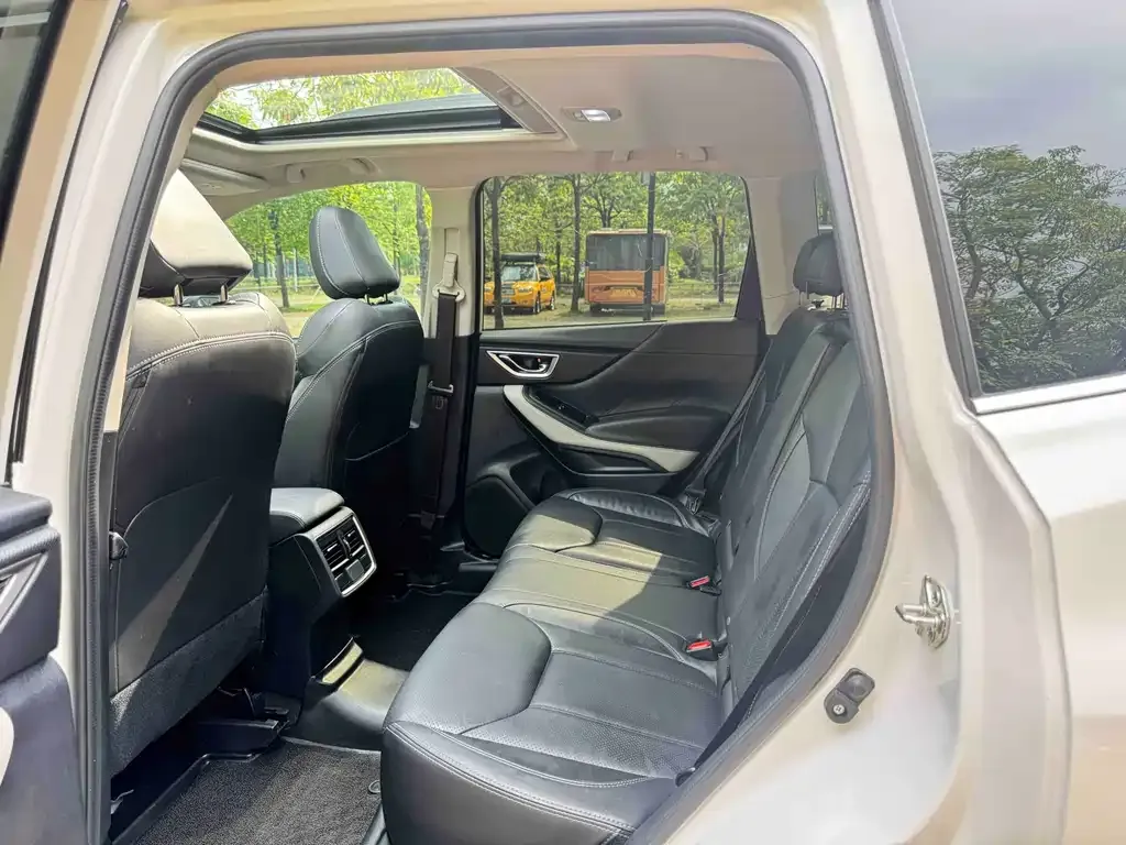 Subaru Forester 2023 из CN, фото 6