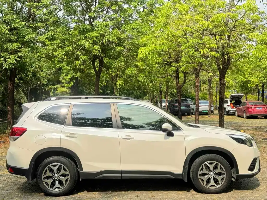 Subaru Forester 2023 из CN, фото 5