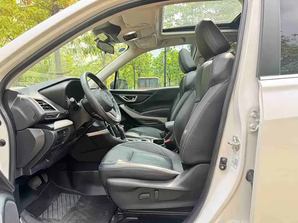 Subaru Forester 2023 из CN, фото 7