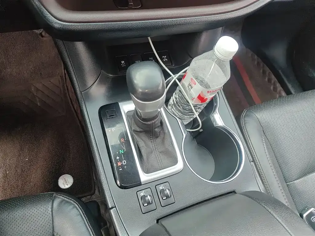 Toyota Highlander — фото 10