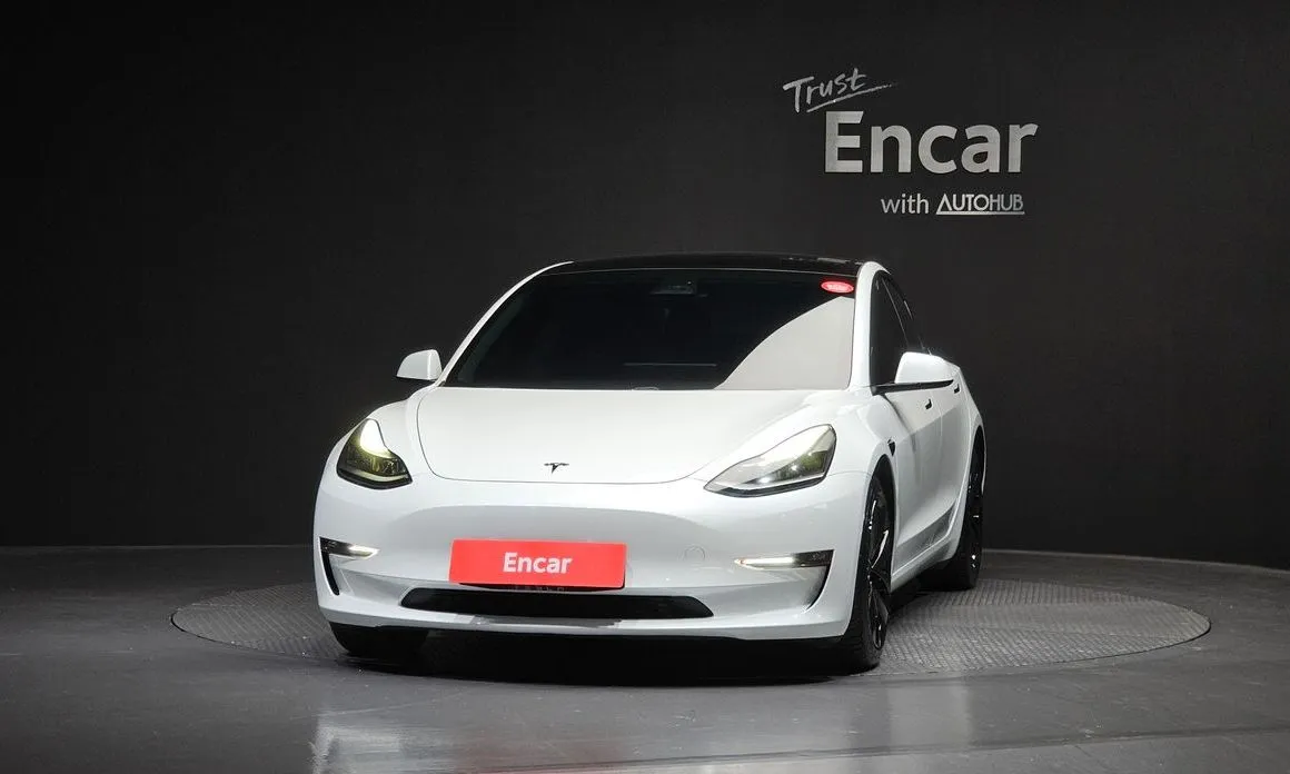 Tesla Model 3 — фото 4