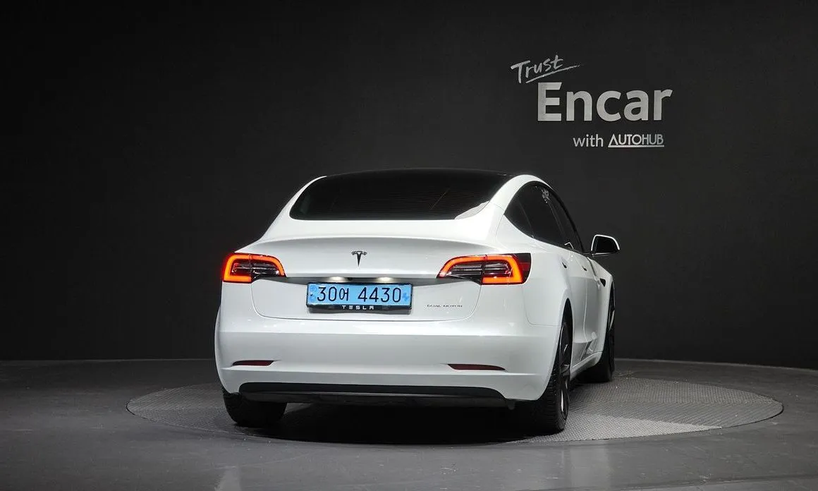 Tesla Model 3 — фото 5