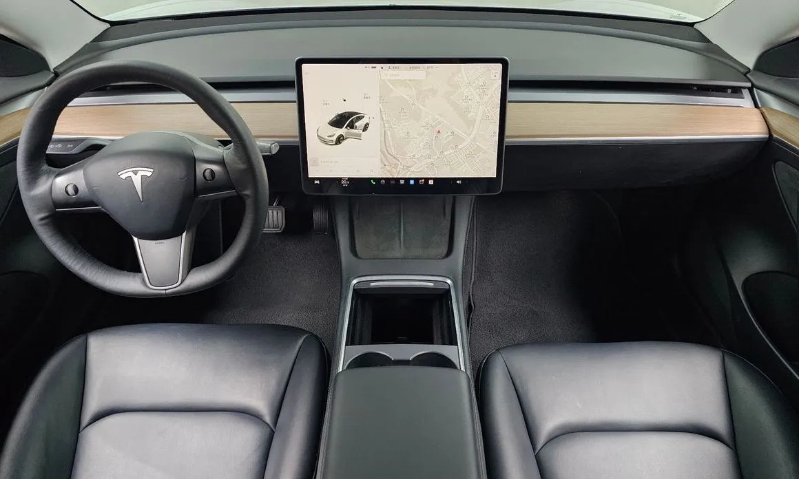 Tesla Model 3 — фото 7