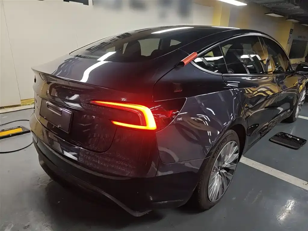 Tesla Model 3 — фото 5