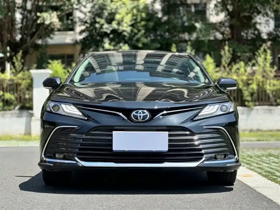 Toyota Camry — фото 7