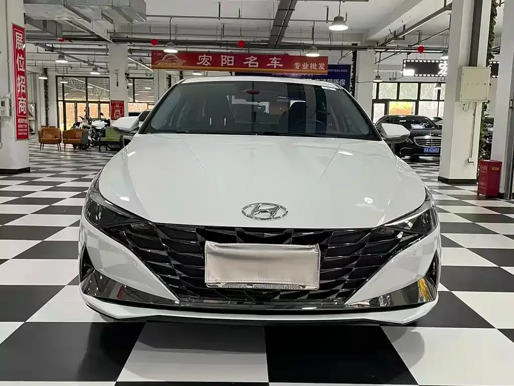 Hyundai Elantra — фото 7