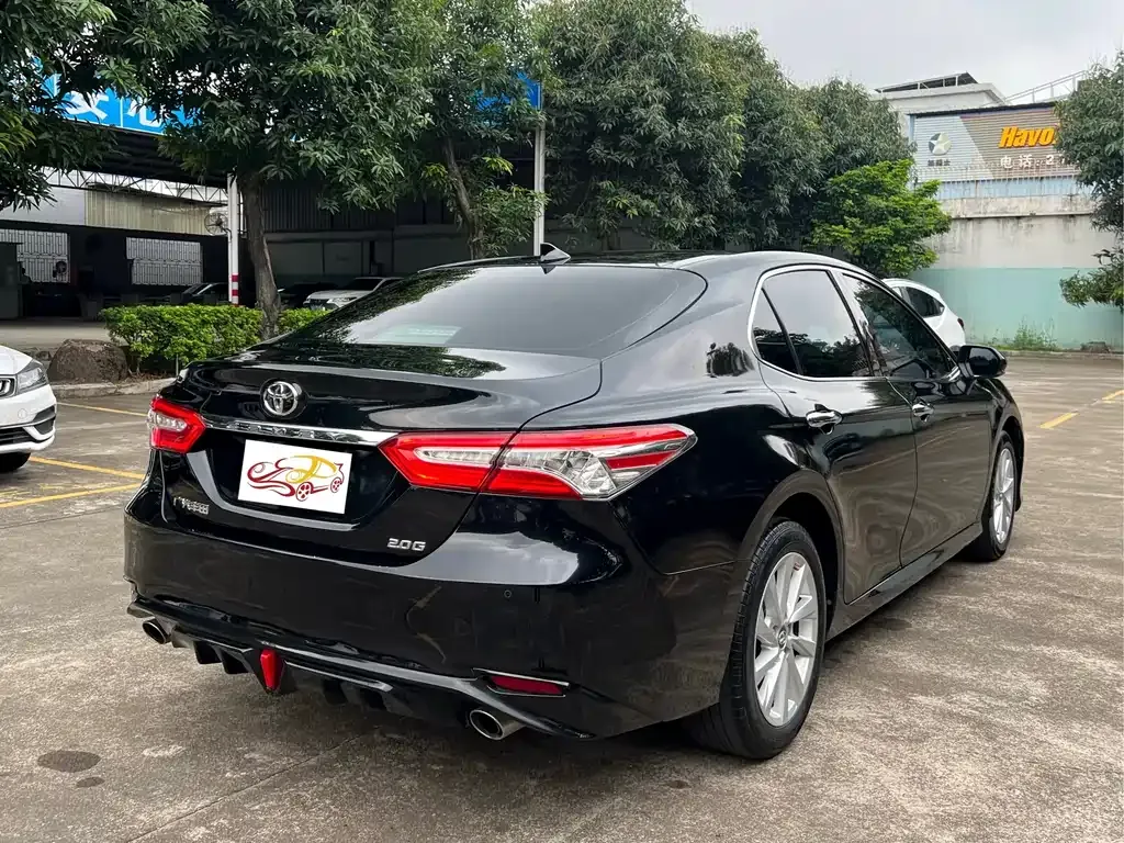 Toyota Camry — фото 8