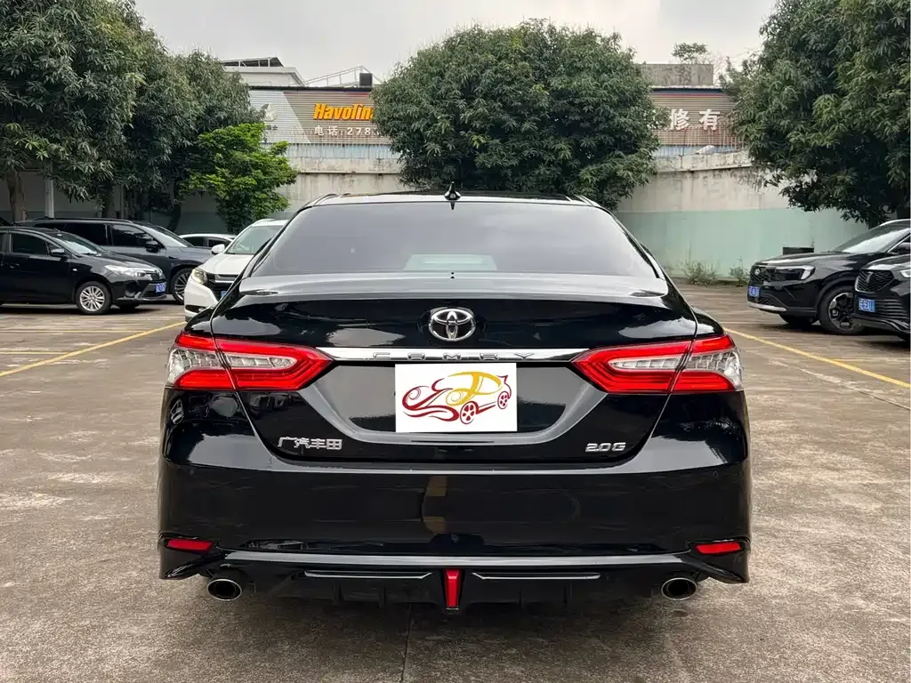 Toyota Camry — фото 9