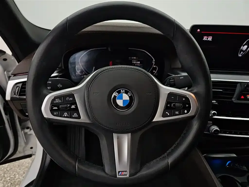 BMW 5 Series New Energy — фото 2