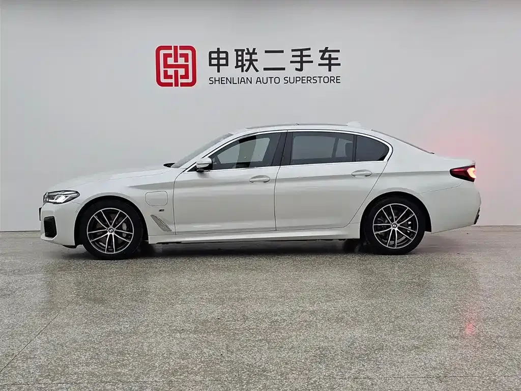 BMW 5 Series New Energy — фото 7