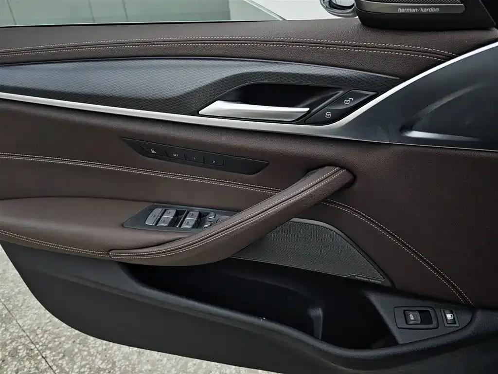 BMW 5 Series New Energy — фото 10