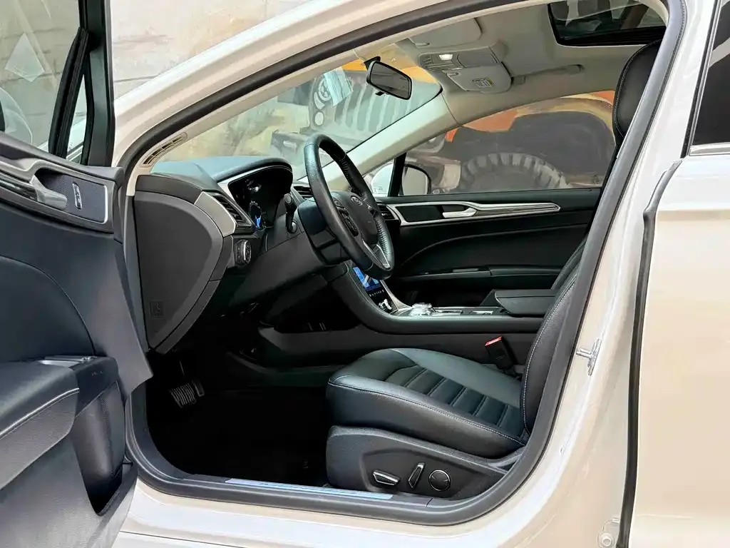 Ford Mondeo 2021 из CN, фото 3