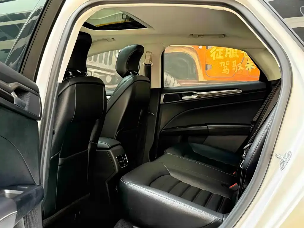 Ford Mondeo 2021 из CN, фото 4