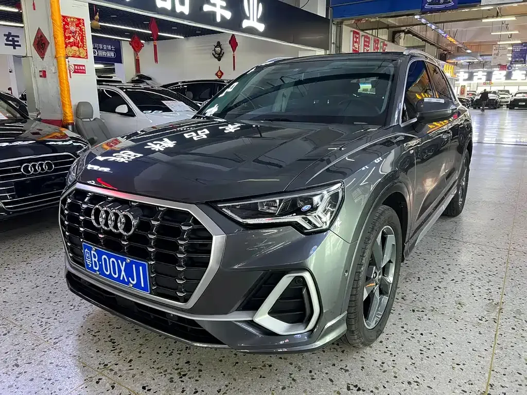 Audi Q3 — фото 1