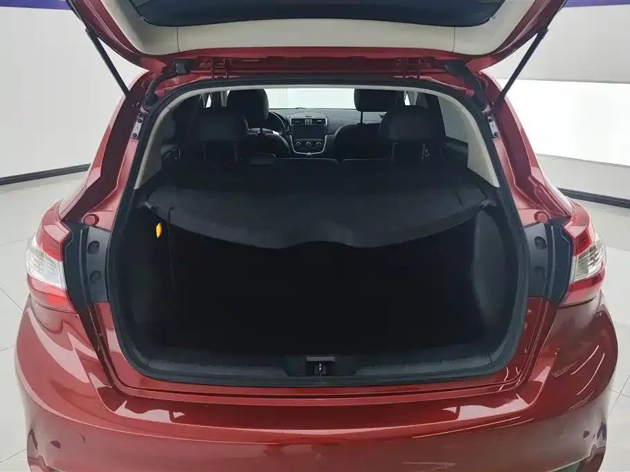 Nissan Tiida 2024 из CN, фото 4
