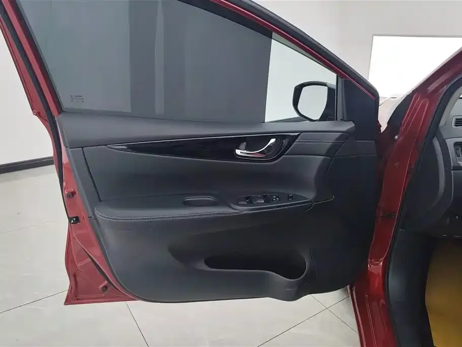 Nissan Tiida 2024 из CN, фото 2