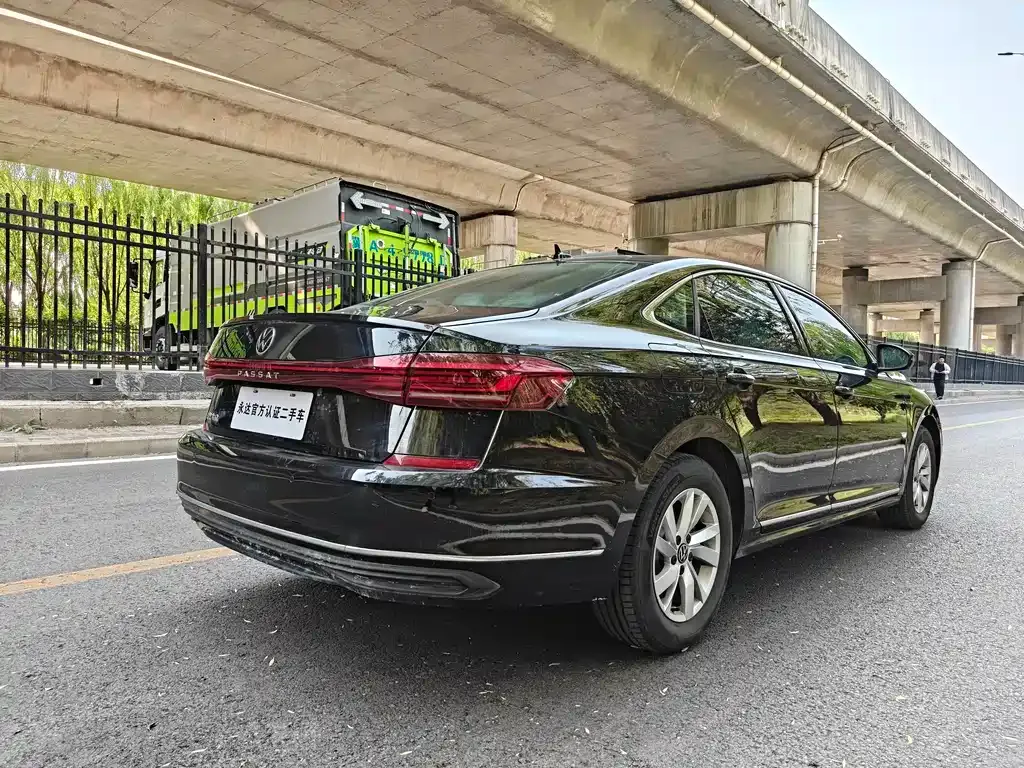 Volkswagen Passat — фото 9