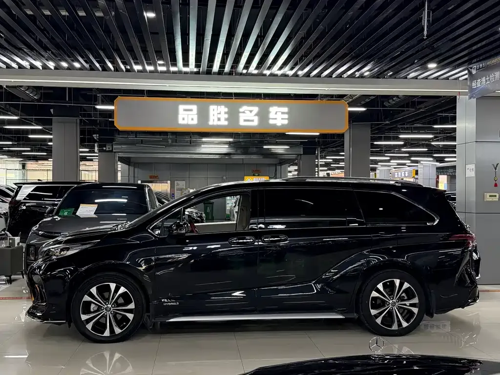 Toyota Granvia 2023 из CN, фото 7