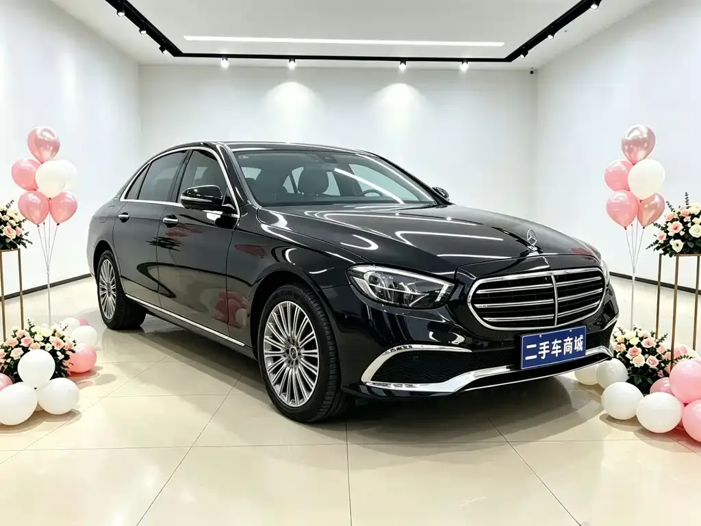 Mercedes-Benz E-Class — фото 1