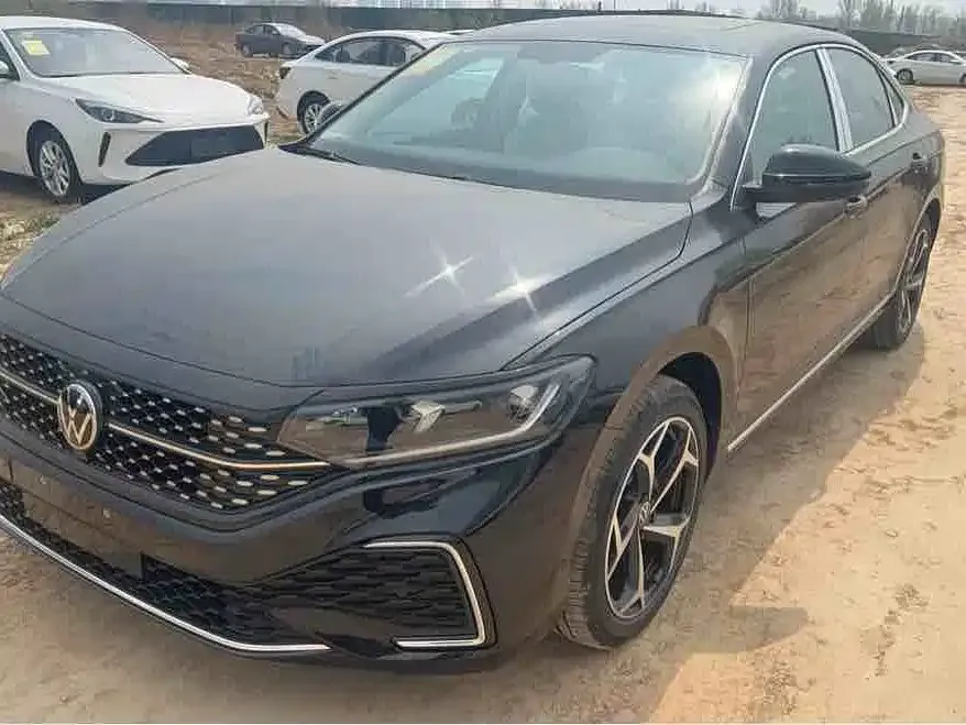 Volkswagen Passat — фото 1