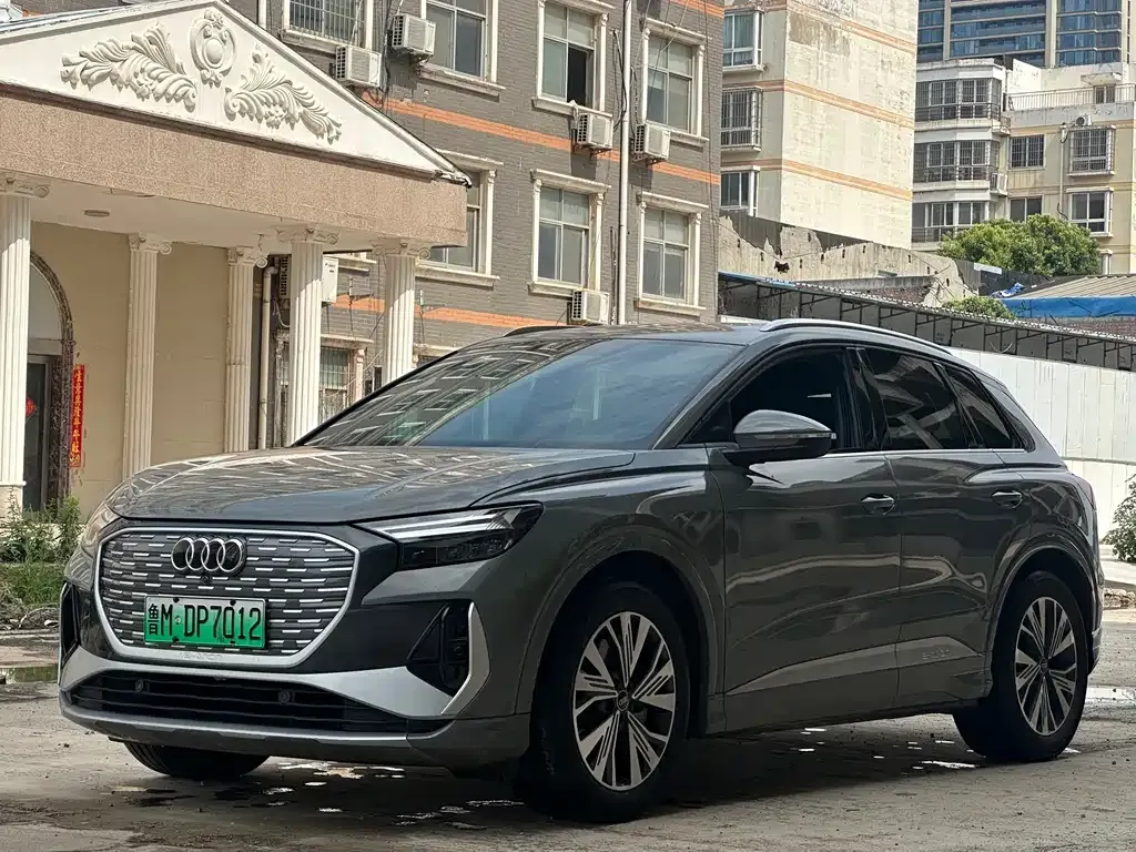 Audi Q4 e-tron — фото 3