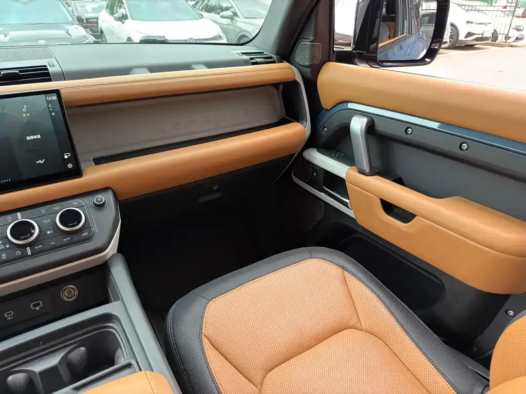 Land Rover Defender — фото 9