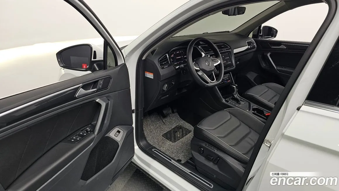 Volkswagen Tiguan — фото 5
