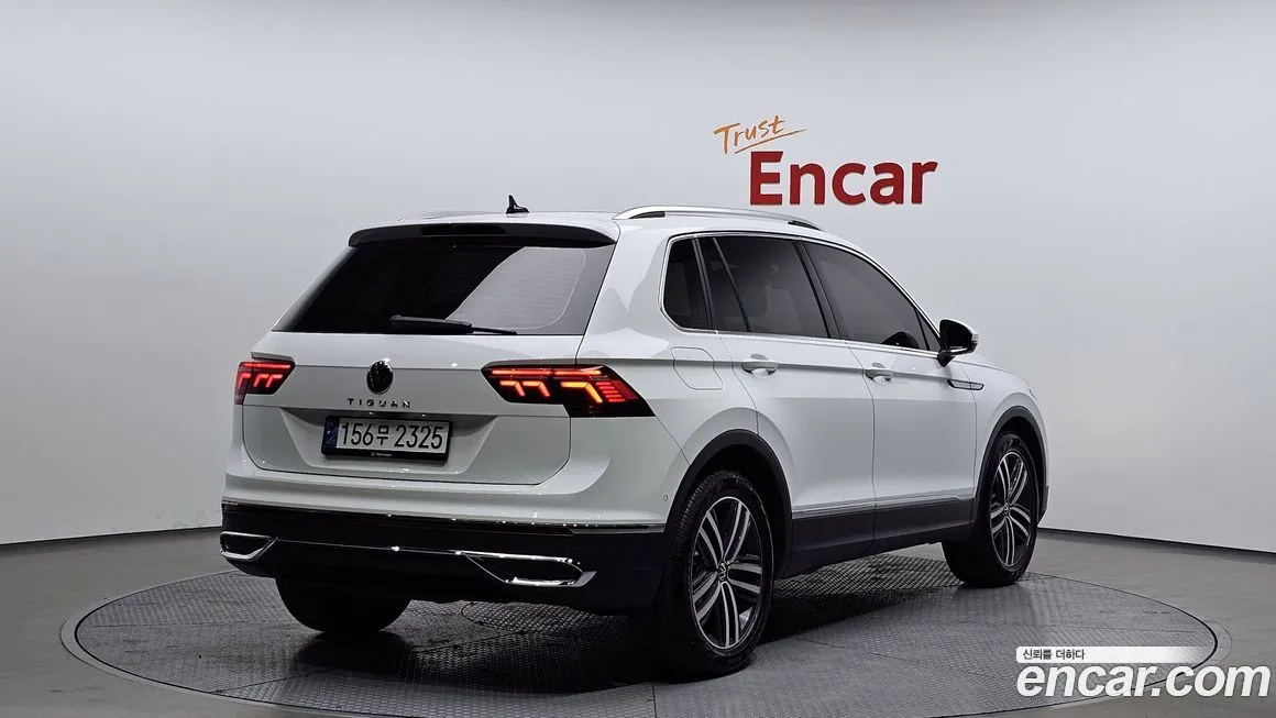Volkswagen Tiguan — фото 6