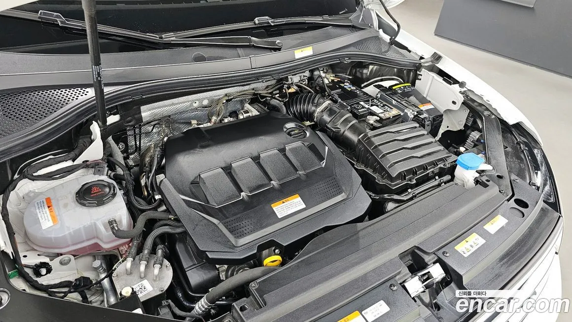 Volkswagen Tiguan — фото 10