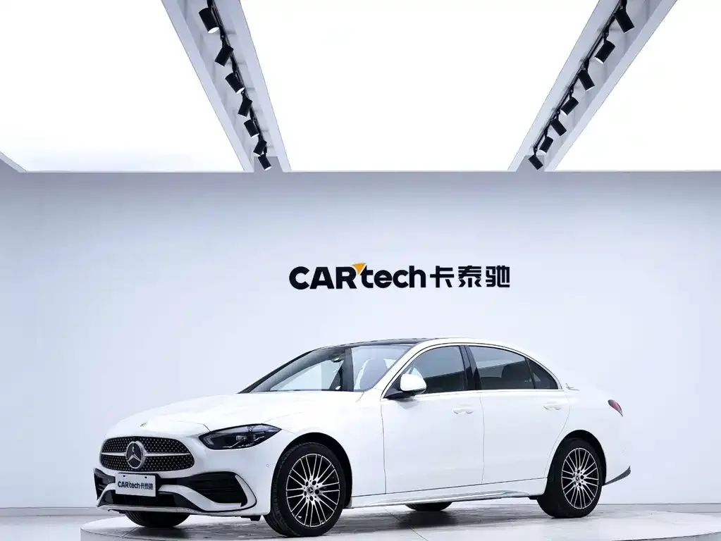 Mercedes-Benz C-Class — фото 1