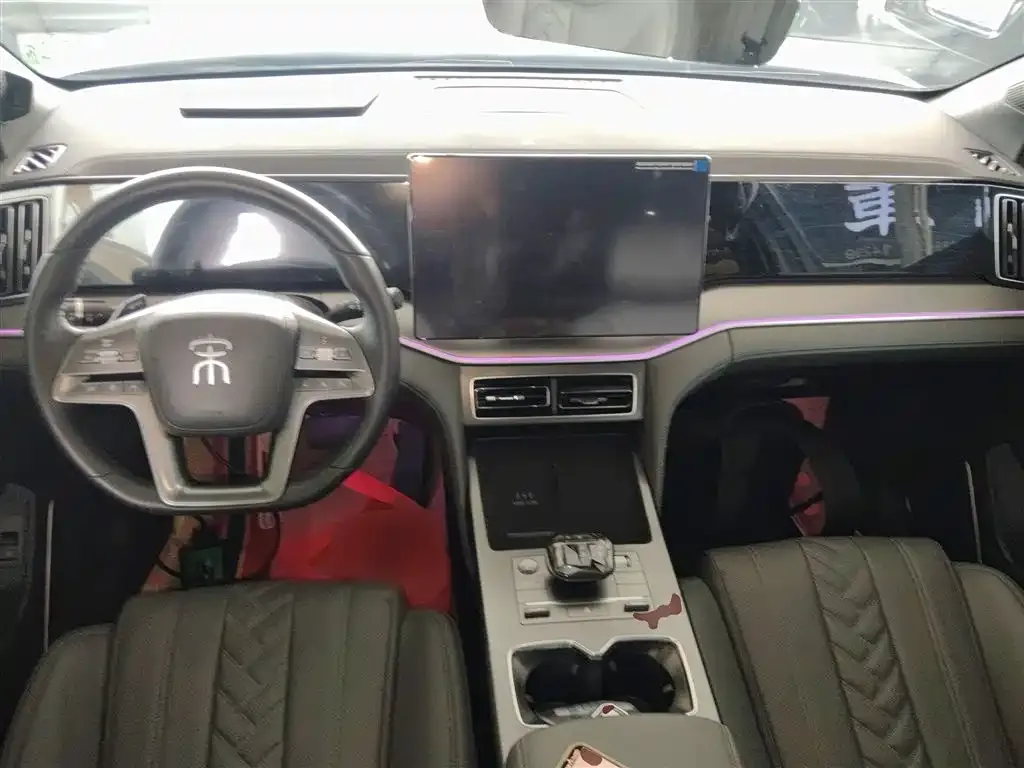 BYD L DM-i — фото 3