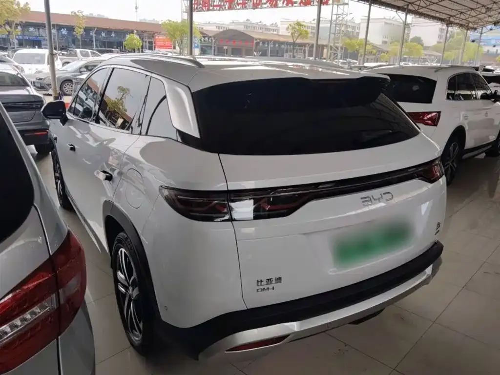 BYD L DM-i — фото 9
