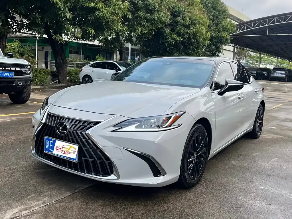 Lexus ES 2024 из CN, фото 1