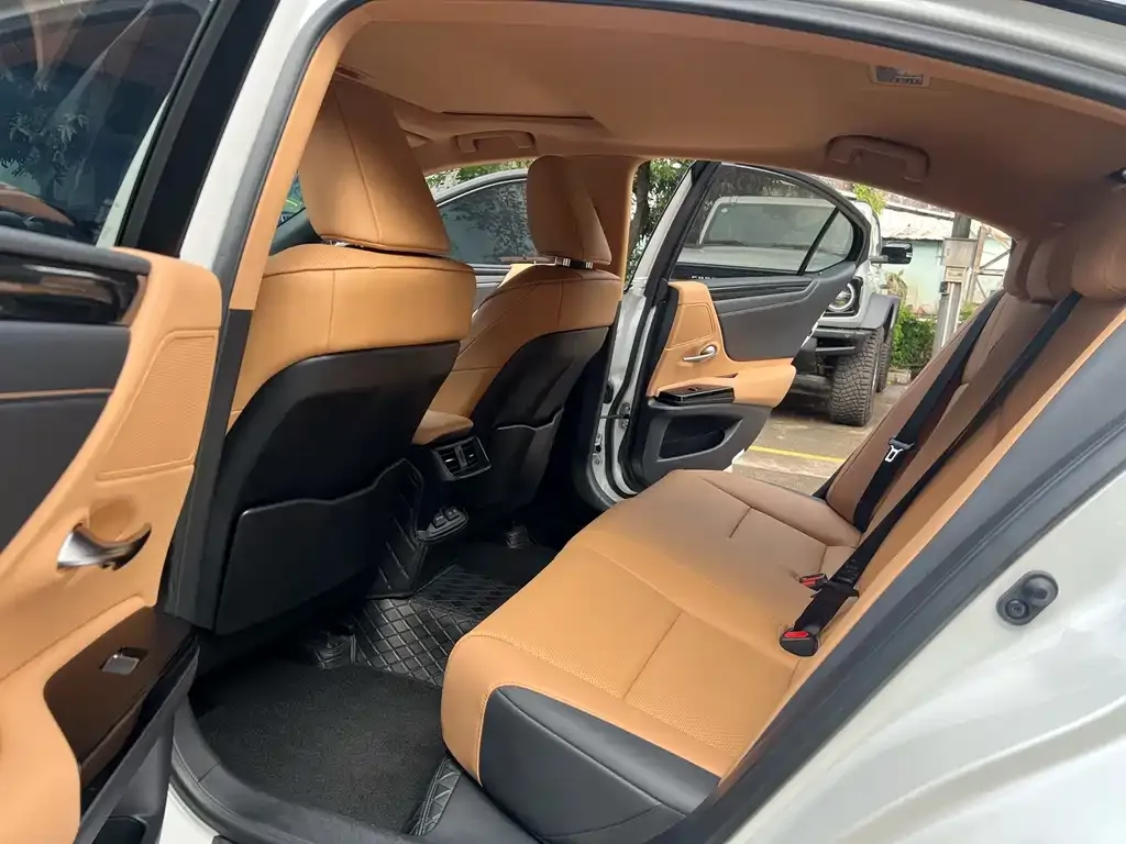 Lexus ES 2024 из CN, фото 5