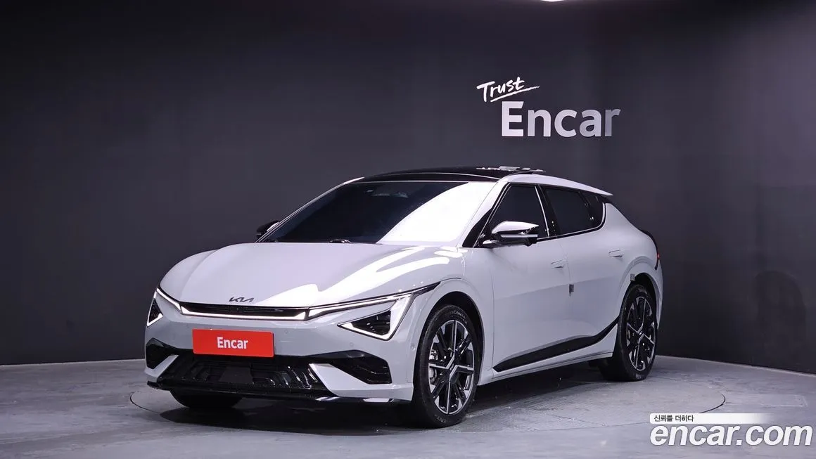 Kia EV6 — фото 1