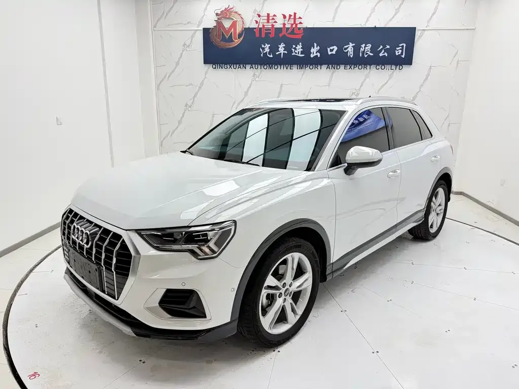Audi Q3 — фото 1
