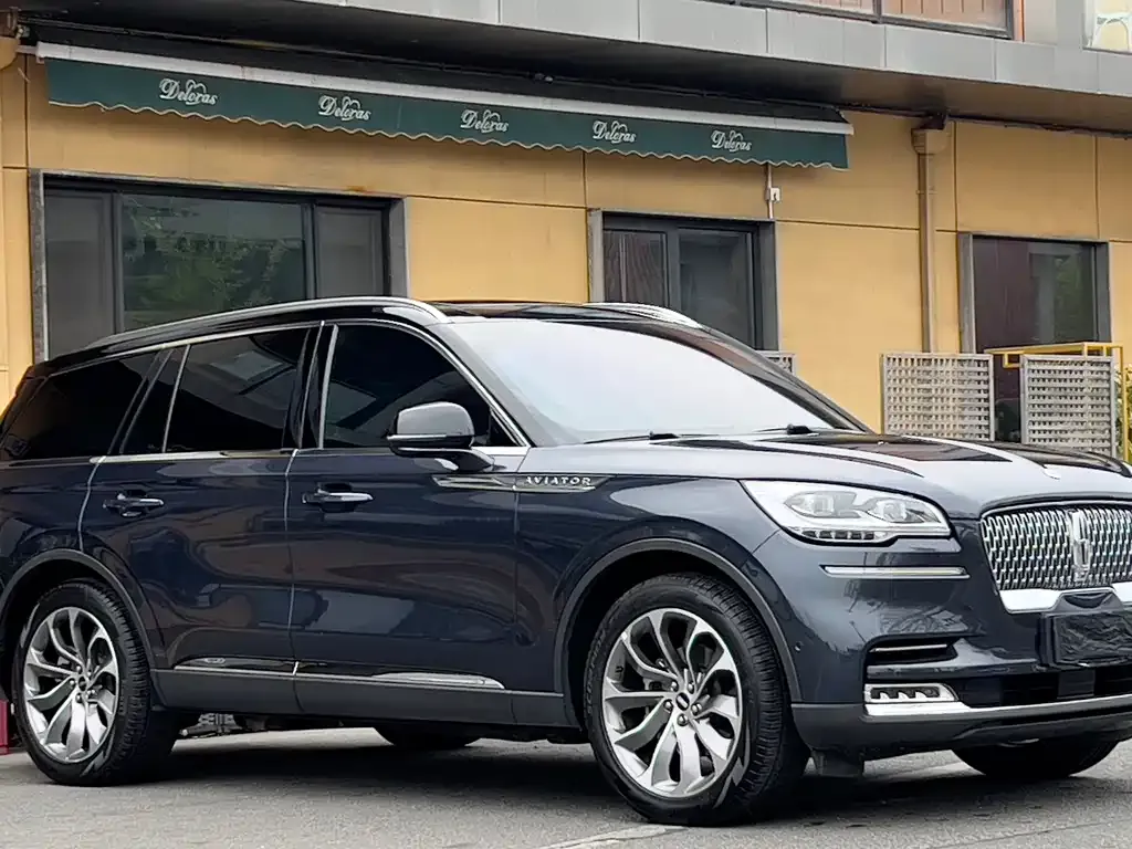 Lincoln Aviator — фото 8