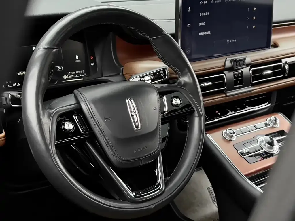 Lincoln Aviator — фото 10