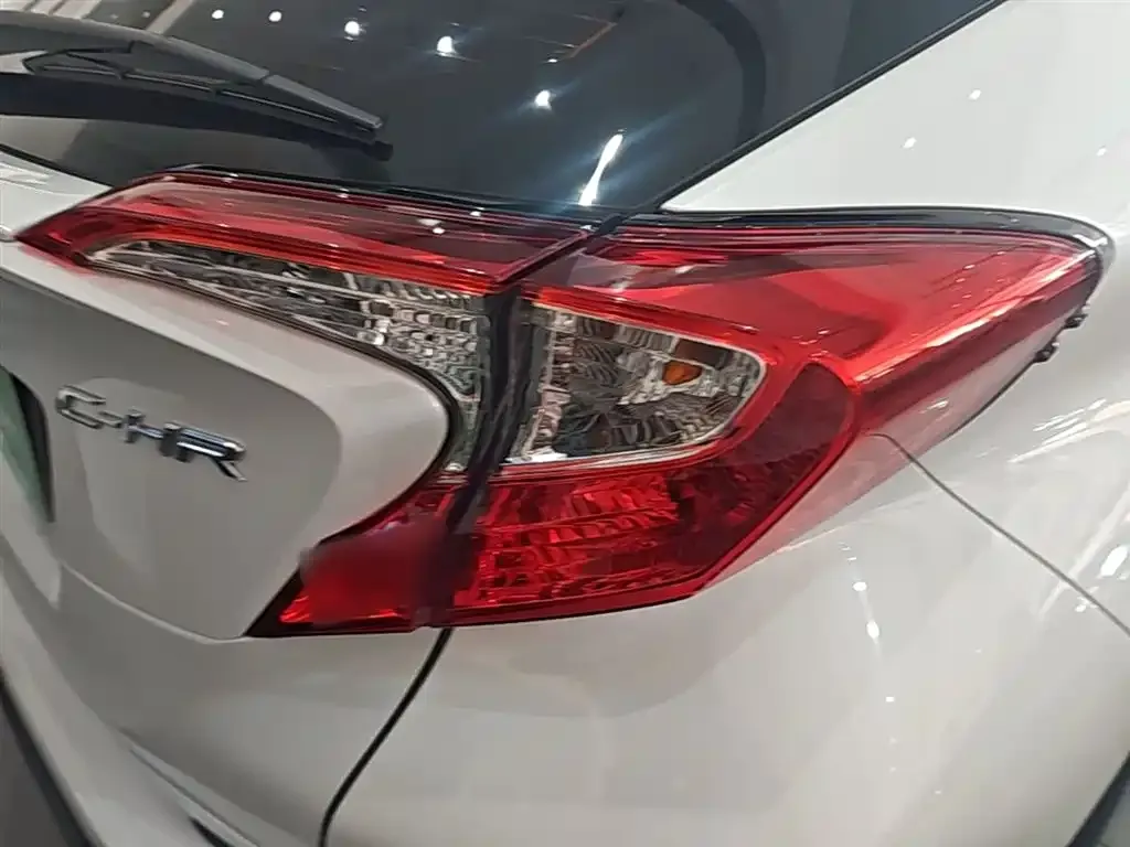 Toyota C-HR 2023 из CN, фото 2
