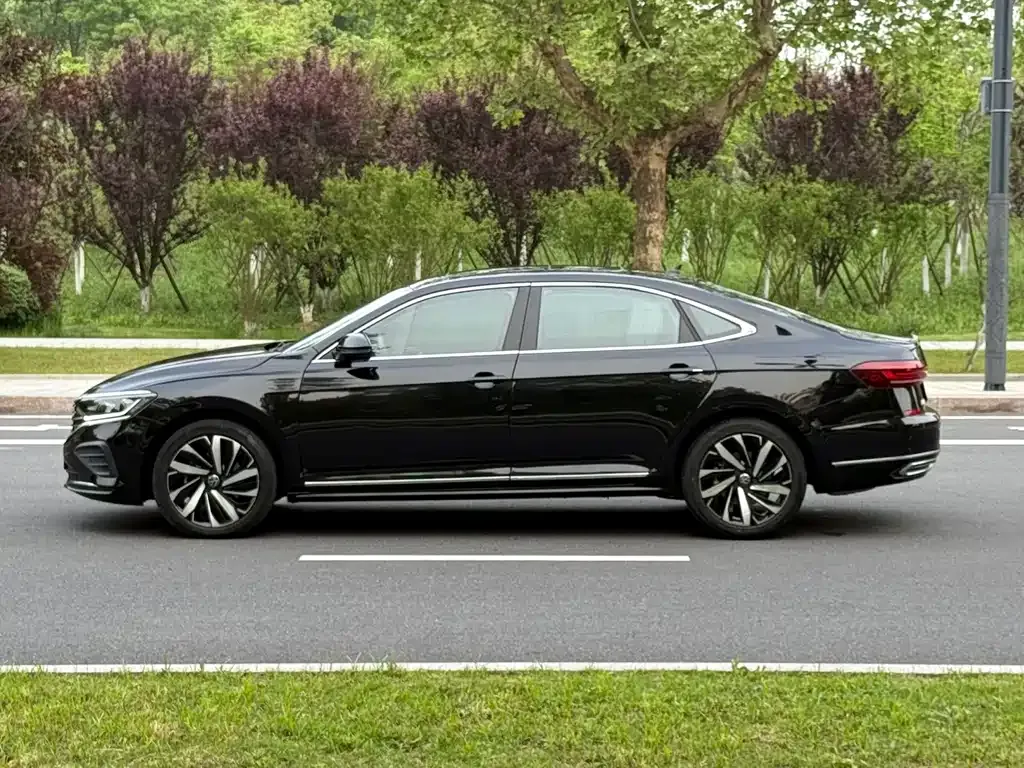 Volkswagen Passat — фото 8