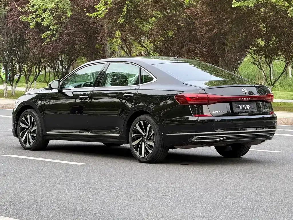 Volkswagen Passat — фото 4